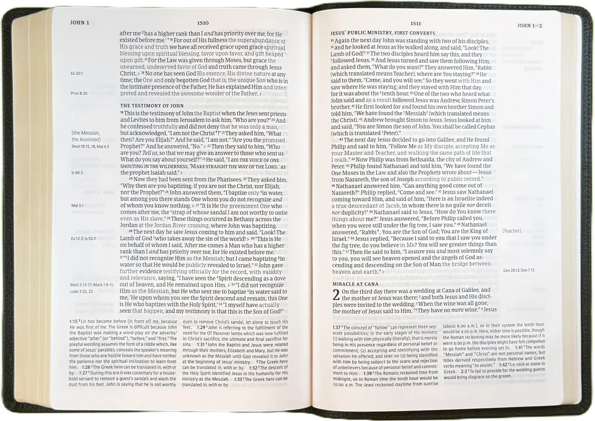 Amplified Readers Two-Tone Bible, open interior pages