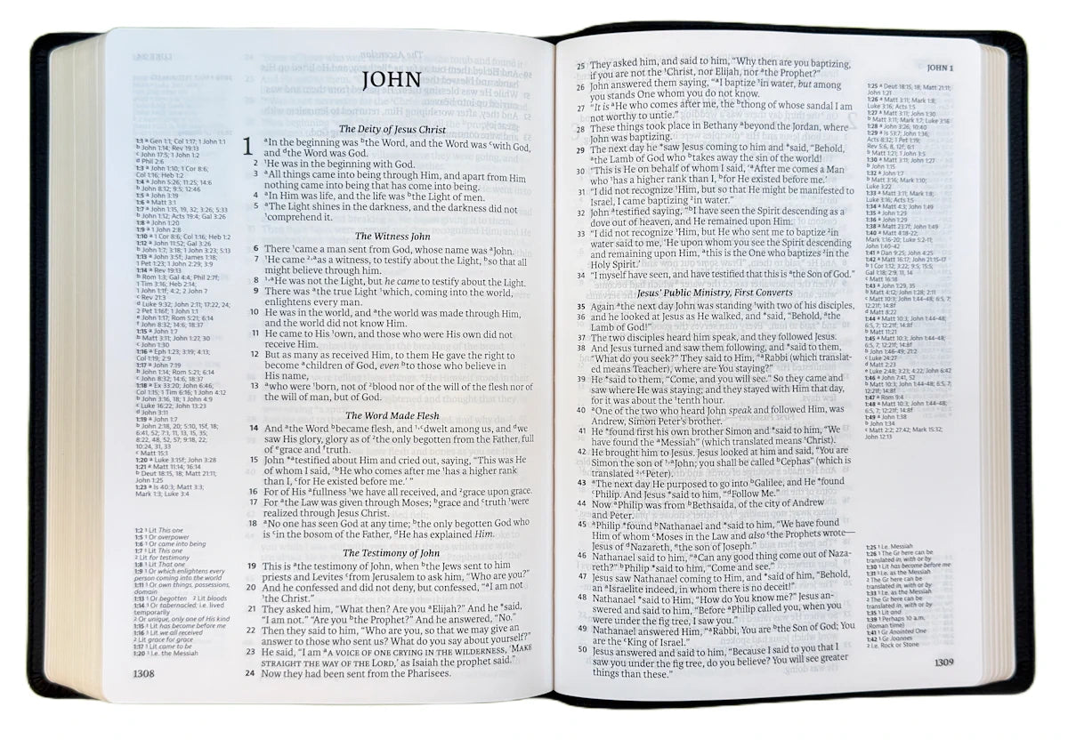 NASB 1995 Side Column Reference Bible, open interior pages
